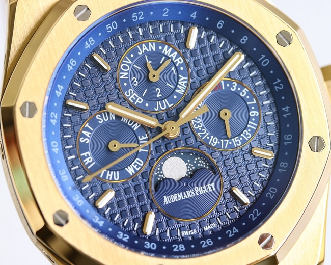 Audemars Piguettop-tier watch men's blue dial gold steel braceletRoyal Oak26574ST series mechanical watch front view