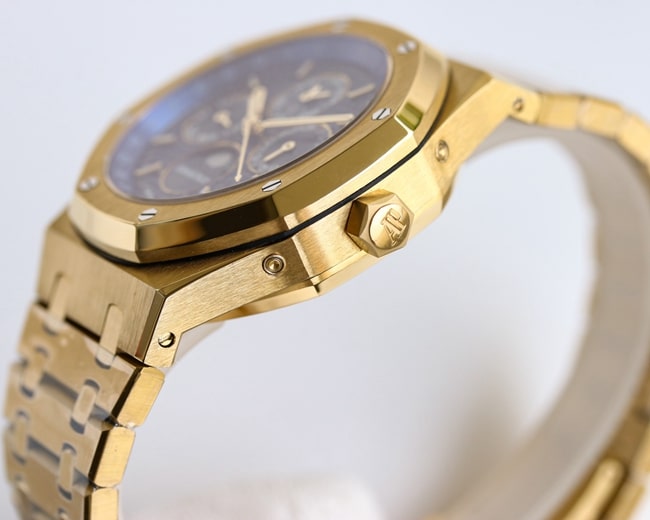Audemars Piguettop-tier watch men's blue dial gold steel braceletRoyal Oak26574ST series mechanical watch side view