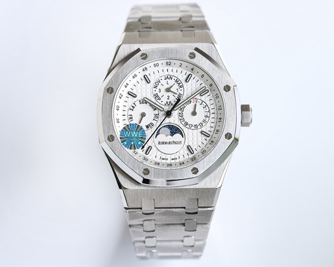 WWE factory top-tier replicaAudemars Piguetsuper watch men's white dialRoyal Oak26574ST series mechanical steel bracelet watch front view