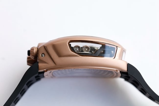 top-tier Bugatti Veyron high-quality watch men's black dial black rubber strap mechanical Czech Leopard watch side view