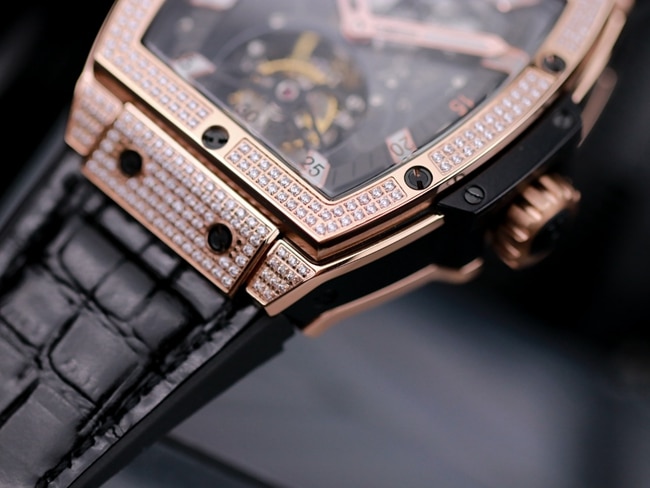 Hublottop-tier watch men's black dial black belt MASTERPIECE series tourbillon mechanical leather strap watch detail shots