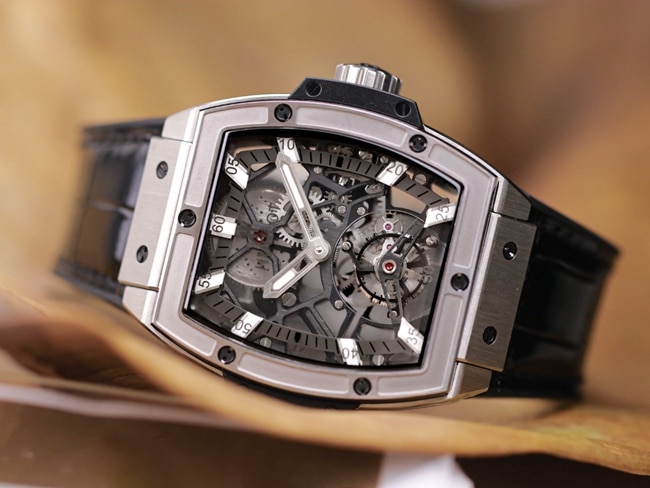 Hublot high-quality watch men's black dial black belt manual winding tourbillonMASTERPIECE series mechanical leather strap watch front view