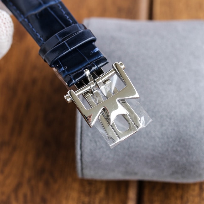 TW factory top-tier replicaVacheron Constantinhigh-quality watch men's blue dial blue belt heritage series mechanical leather strap perpetual calendar multi-function watch clasp picture