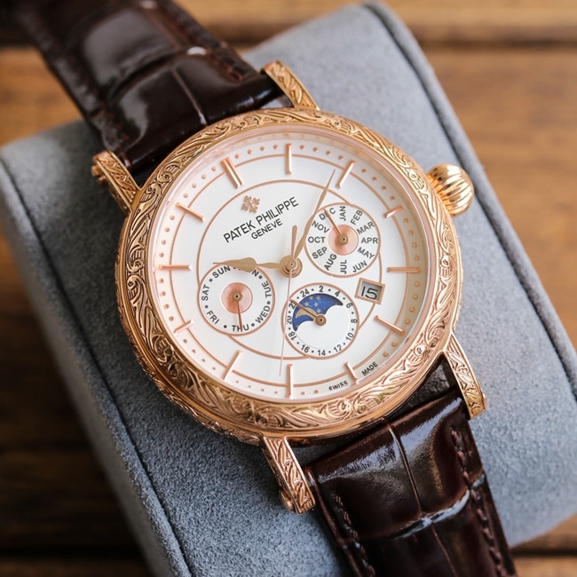 top-tier replicaPatek Philippesuper watch men's white dial brown belt new 42mm mechanical leather strap pure hand carved watch front view