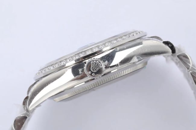EW Factorytop-tier replicaRolexhigh-quality watch men's white dialsteel braceletDatejust series automatic movement watch side view