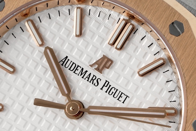 8F factory top-tier replicaAudemars Piguetsuper watch women's white dialsteel bracelet34mm Royal Oakautomatic movement watch detail shots