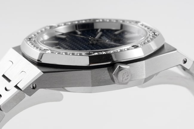 8F factory Audemars Piguettop-tier watch women's blue dialsteel braceletautomatic movement34mm Royal Oak series new watch side view