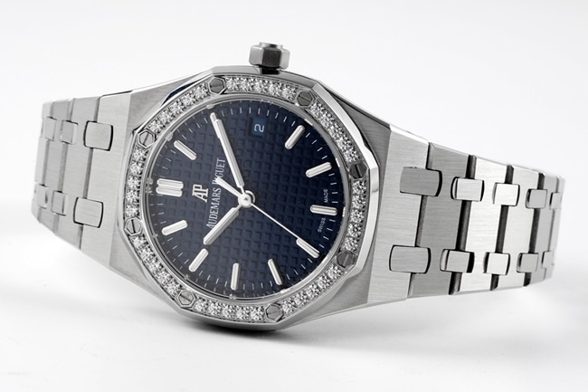 8F factory Audemars Piguettop-tier watch women's blue dialsteel braceletautomatic movement34mm Royal Oak series new watch front view