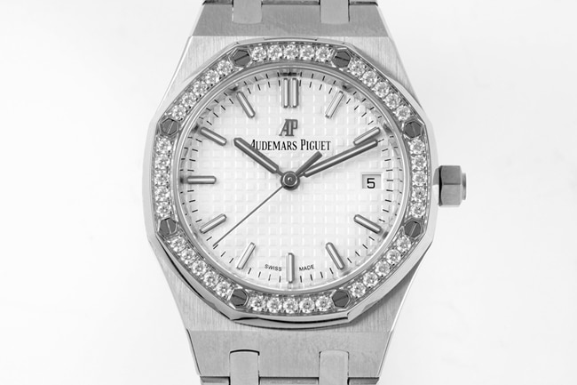 8F factory Audemars Piguettop-tierhigh-quality watch women's white dial 34mm automatic movement Royal Oaksteel bracelet watch front view