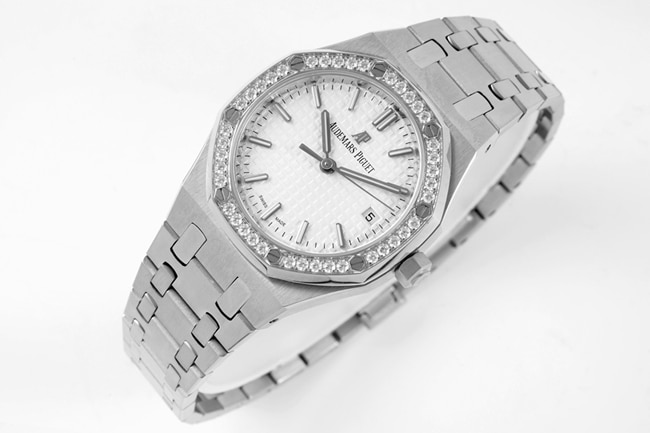 8F factory Audemars Piguettop-tierhigh-quality watch women's white dial 34mm automatic movement Royal Oaksteel bracelet watch front view