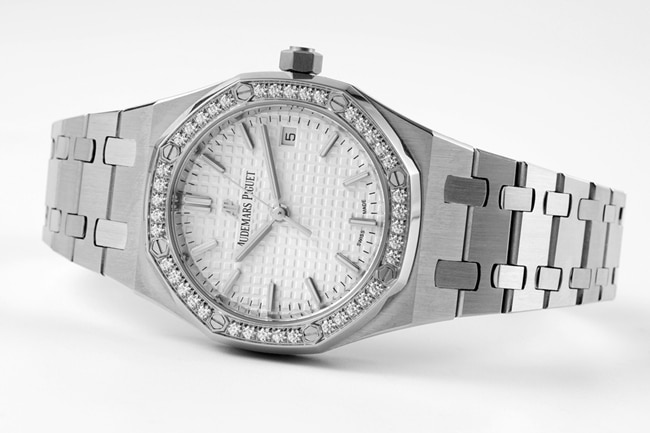8F factory Audemars Piguettop-tierhigh-quality watch women's white dial 34mm automatic movement Royal Oaksteel bracelet watch front view