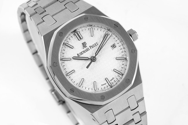 8F factory Audemars Piguet watch women's white dialsteel braceletautomatic movement watch 34mm Royal Oak series watch front view