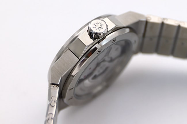 Chopardreplica watch men's white dialsteel bracelet Alpine Eagle ALPINE EAGLE series automatic movement watch side view