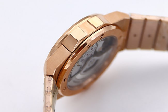 top-tier replicaChopardhigh-quality watch men's blue dial gold steel braceletALPINE EAGLE series 41 mm automatic movement watch side view