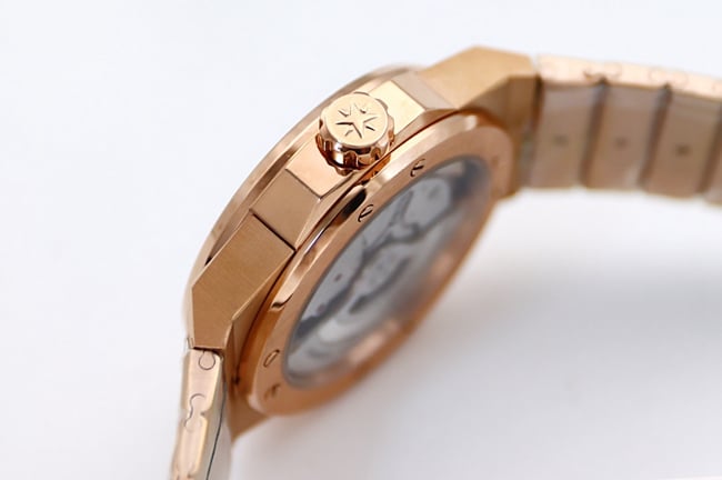 top-tier replicaChopardhigh-quality watch men's blue dial gold steel braceletALPINE EAGLE series 41 mm automatic movement watch side view