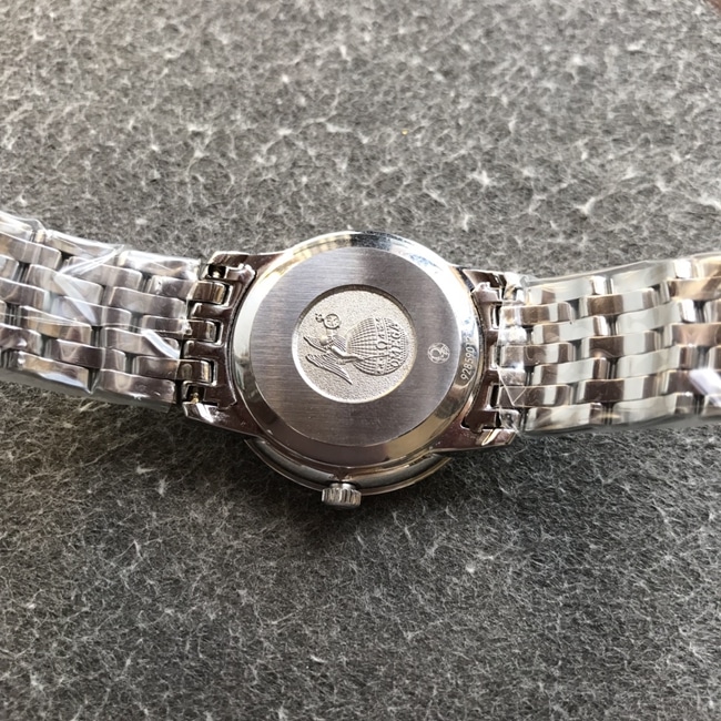 DK factory Omegatop-tier watch women's white dialsteel bracelet new Diefei series natural real diamond quartz watch back cover picture
