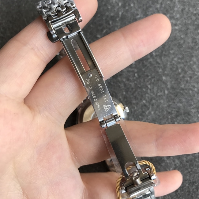 DK factory top-tier replicaOmegahigh-quality watch women's white dialsteel bracelet natural real diamond new butterfly flying series quartz watch clasp picture