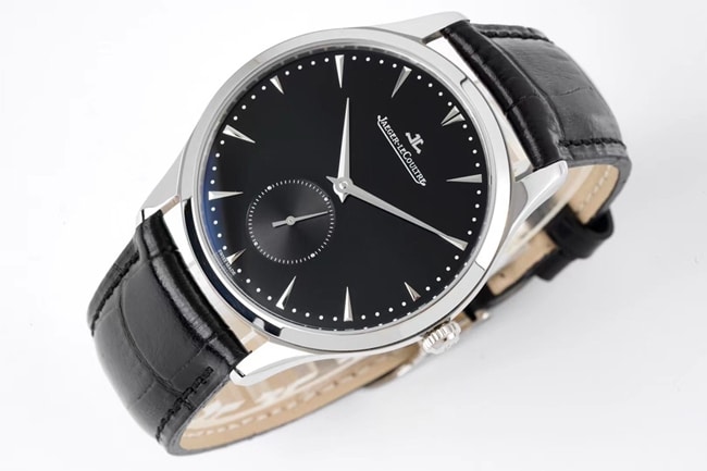 ZF FactoryJaeger-LeCoultretop-tier watch men's black dial black belt small seconds leather strap ultra-thin master series mechanical watch front view