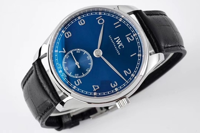 ZF Factorytop-tier replicaIWChigh-quality watch men's blue dial black belt Portuguese series automatic movementleather strap watch front view