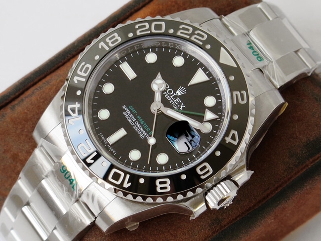 GS factory top-tier replicaRolexsuper watch men's black dialsteel braceletGMT series GMT-Master type II mechanical watch front view