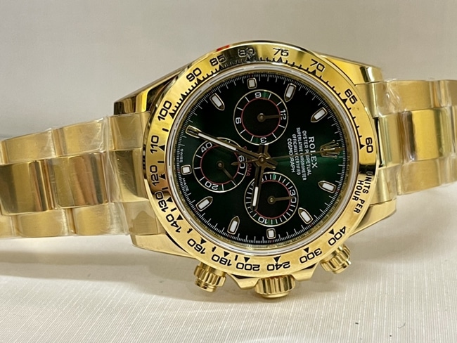top-tier watch Rolex men's green dial gold steel bracelet green gold mechanical watch front view