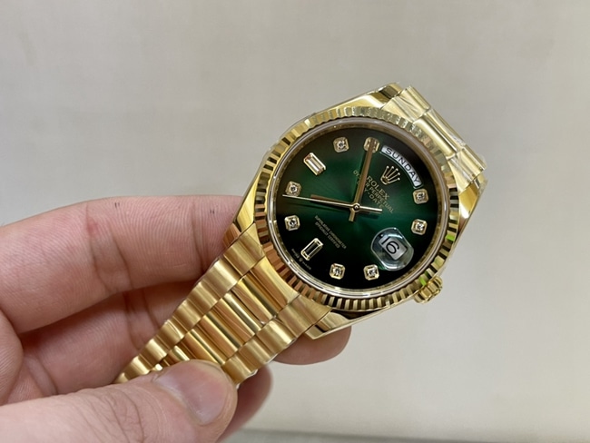 top-tier watch Rolex men's green dial gold belt Datejust South African real diamond mechanical watch front view