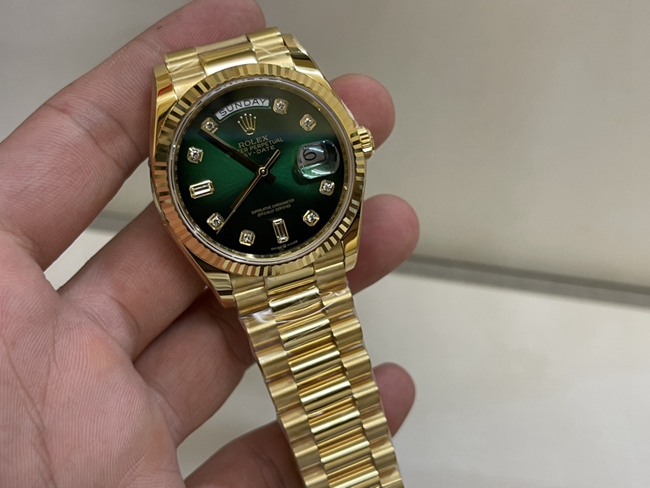 top-tier watch Rolex men's green dial gold belt Datejust South African real diamond mechanical watch front view