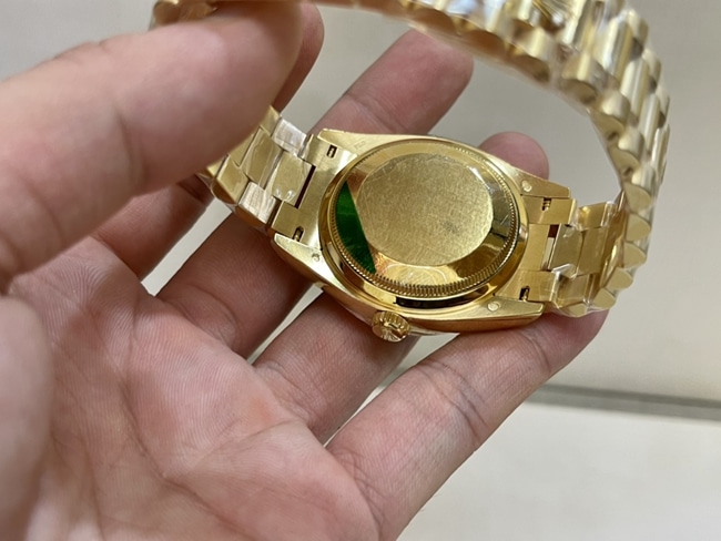 Top-tier watch Rolex men's green dial gold belt Datejust South Africa real diamond mechanical watch back cover picture