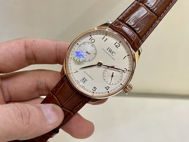 top-tier watch IWC men's white dial brown belt Portuguese 7 series natural diamond automatic movementleather strap watch front view