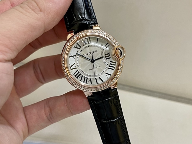 top-tier watch Cartier men's white dial black belt 18Krose gold South African real diamond leather strap mechanical watch front view