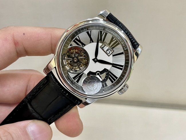 Top-tier watch Roger Dubuis men's white dial black belt 18kwhite goldtourbillon mechanical leather strap watch front view