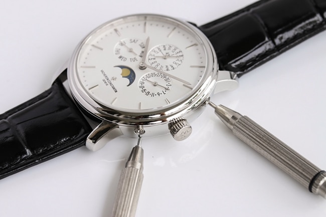 top-tier watch Vacheron Constantin men's white dial black belt perpetual calendar multi-function heritage series mechanical watch side view