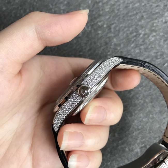 top-tier watch Rolex men's gray plate black belt log series baby's breath automatic movement crocodile leather strap watch side view