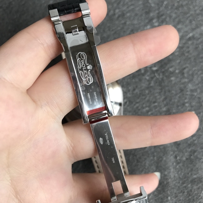 top-tier watch Rolex men's gray plate black belt log series baby's breath automatic movement crocodile leather strap watch clasp picture