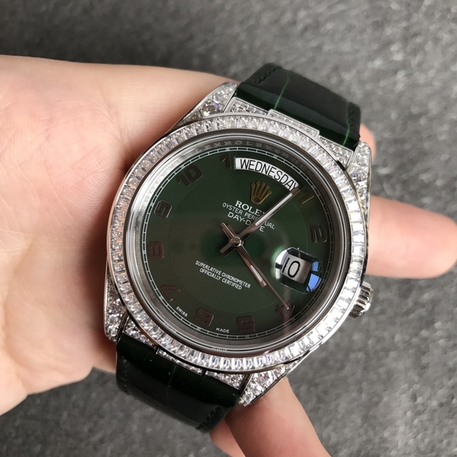 Top-tier watch Rolex men's green dial black belt Datejust series fully automatic movementleather strap watch front view
