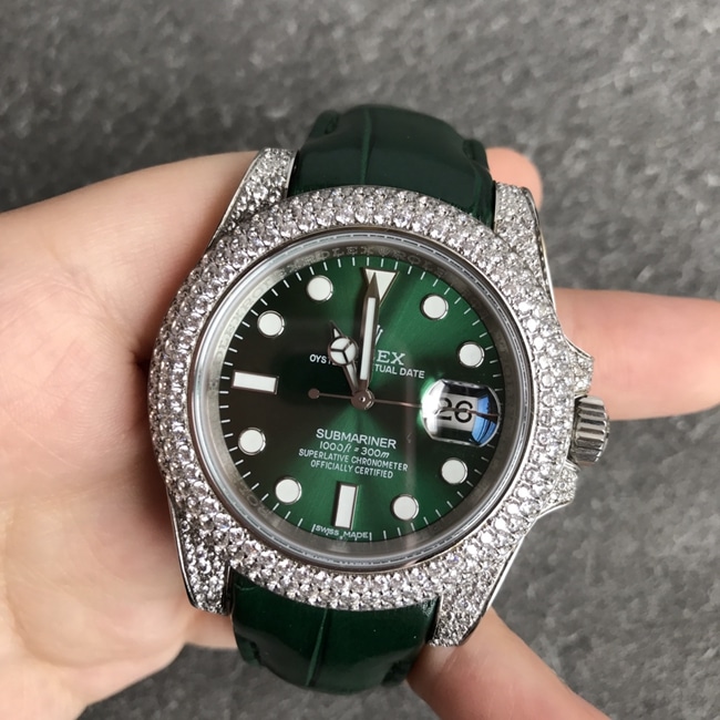 top-tier watch Rolex men's green dial green strap fully automatic movement Submariner series leather strap watch front view