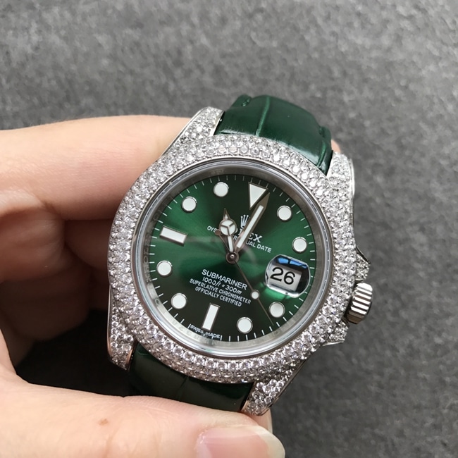 top-tier watch Rolex men's green dial green strap fully automatic movement Submariner series leather strap watch front view