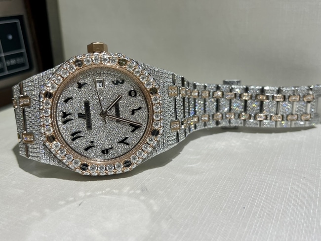 top-tier watch Audemars Piguet men's gray plate steel bracelet watch detail shots