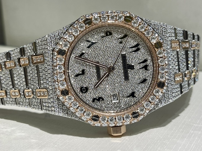 top-tier watch Audemars Piguet men's gray plate steel bracelet watch front view