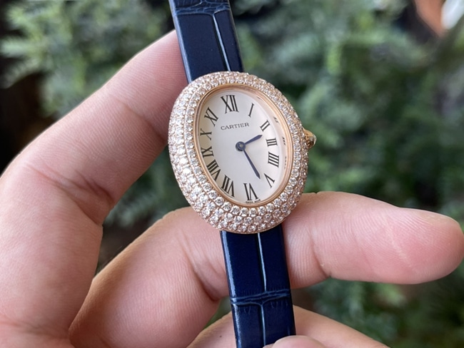 top-tierhigh-quality watch Cartier women's white dial blue belt bathtub series quartzleather strap watch front view