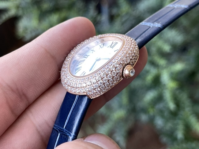 top-tierhigh-quality watch Cartier women's white dial blue belt bathtub series quartzleather strap watch side view