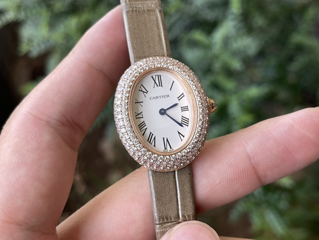 Top copy watches Cartier bathtub series women's quartz belt watch front view