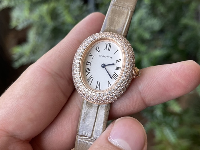 Top copy watches Cartier bathtub series women's quartz belt watch front view