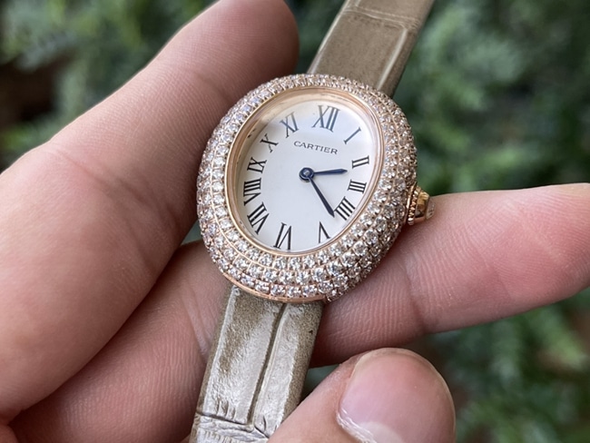 Top copy watches Cartier bathtub series women's quartz belt watch front view