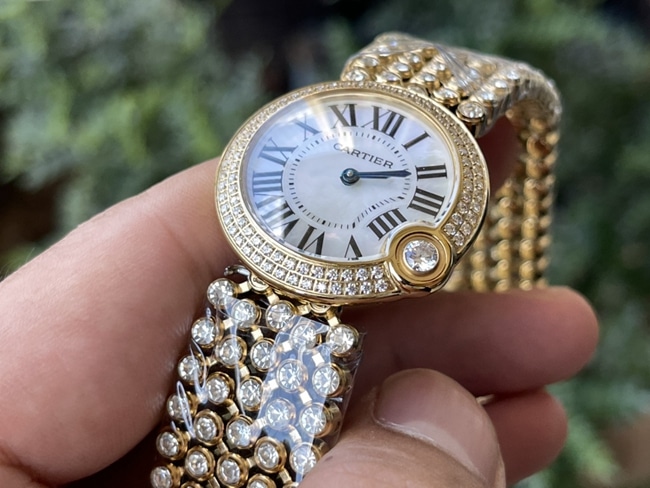 top-tier replicahigh-quality watch Cartier women's white dialsteel braceletBallon Blanc de Cartier series quartz watch front view