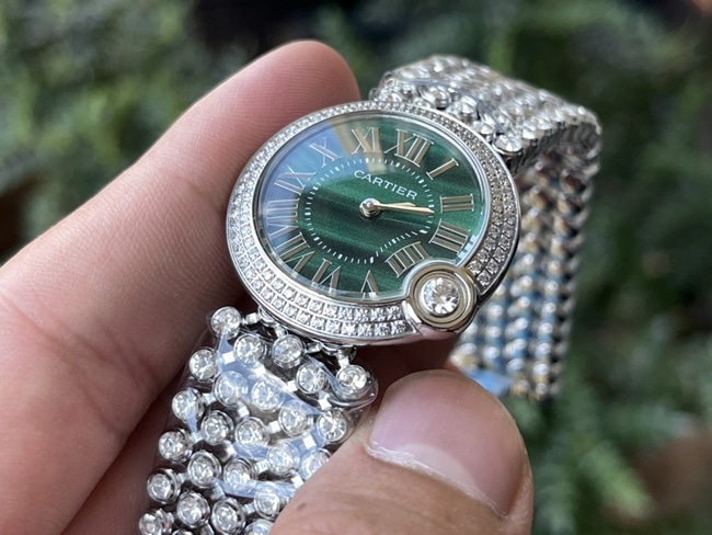 top-tier watch Cartier women's green dialsteel braceletquartz blue balloon series watch front view