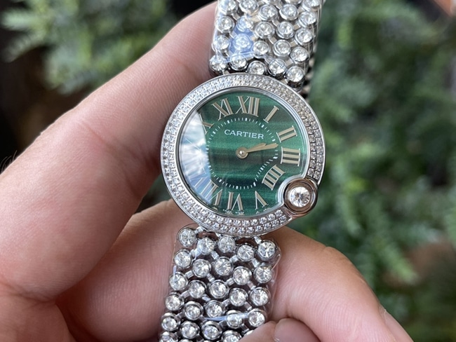 top-tier watch Cartier women's green dialsteel braceletquartz blue balloon series watch front view