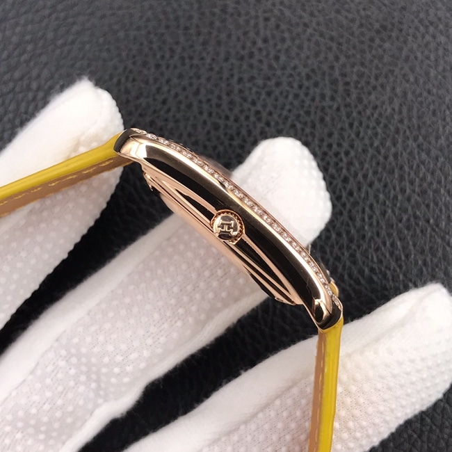 YF factory top-tier watch Hermès black dial black belt quartz crocodile leather strap watch clasp picture side view