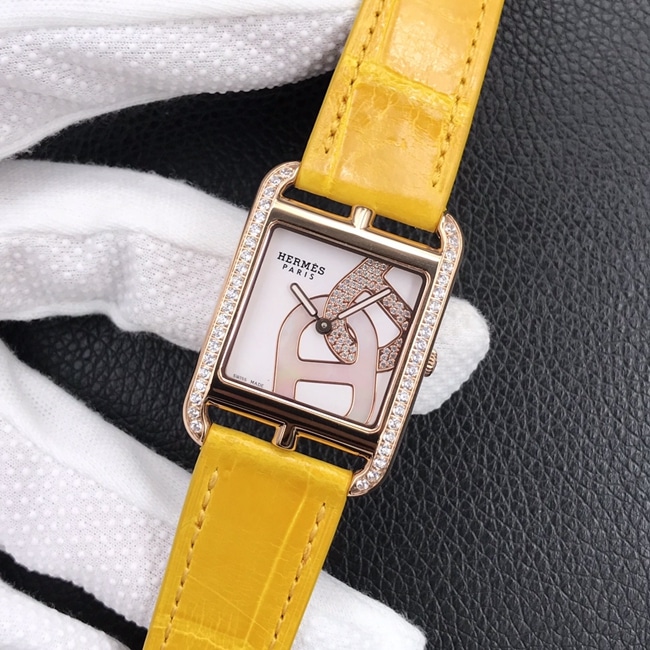YF factory top-tier watch Hermès black dial black belt quartz crocodile leather strap watch clasp picture front view