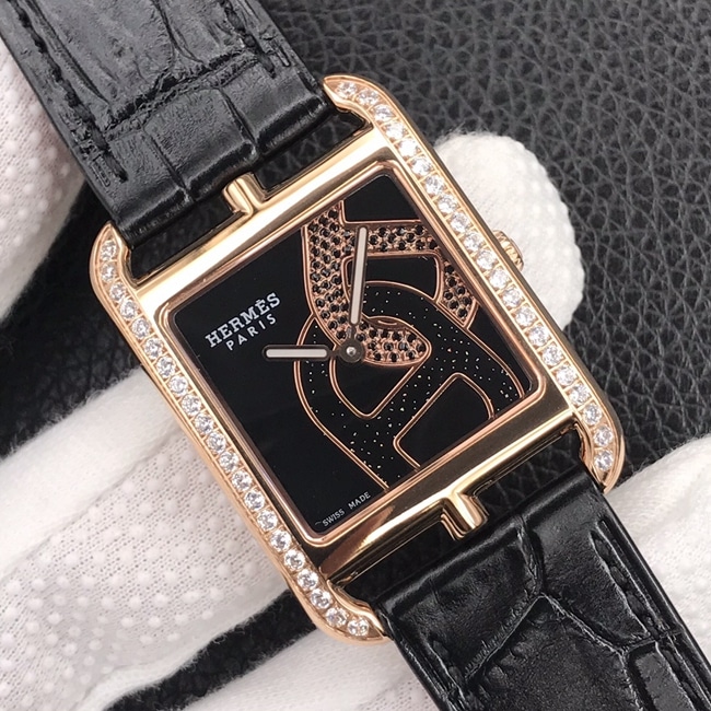 YF factory top-tier watch Hermès black dial black belt quartz crocodile leather strap watch front view